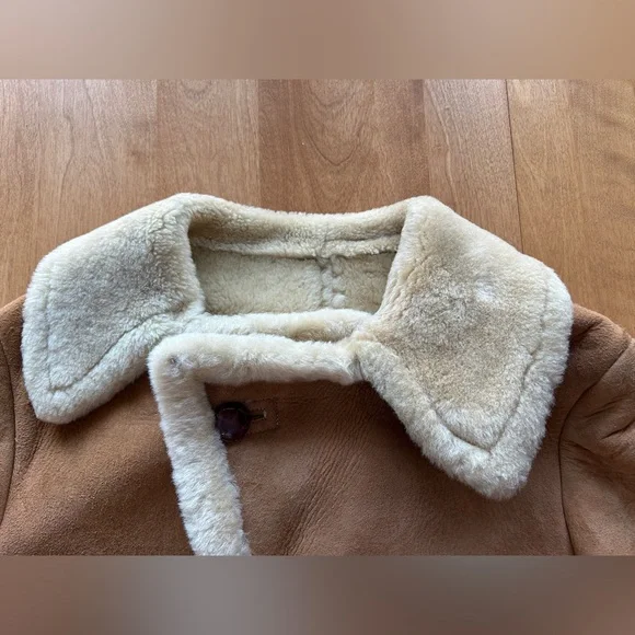 Men's Shearling Sheepskin Coat. Vintage Marlboro Man. Tan/Cream. Size XL - Picture 6 of 16
